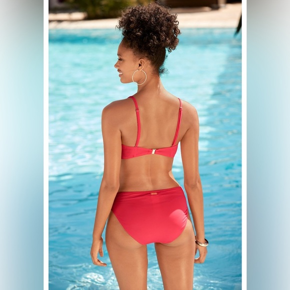 Vibrant Red Bikini Top with Sweetheart Neckline US 32D - Picture 15 of 16